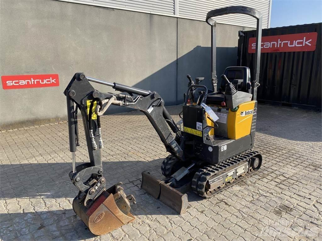 Bobcat E10 轮式挖掘机