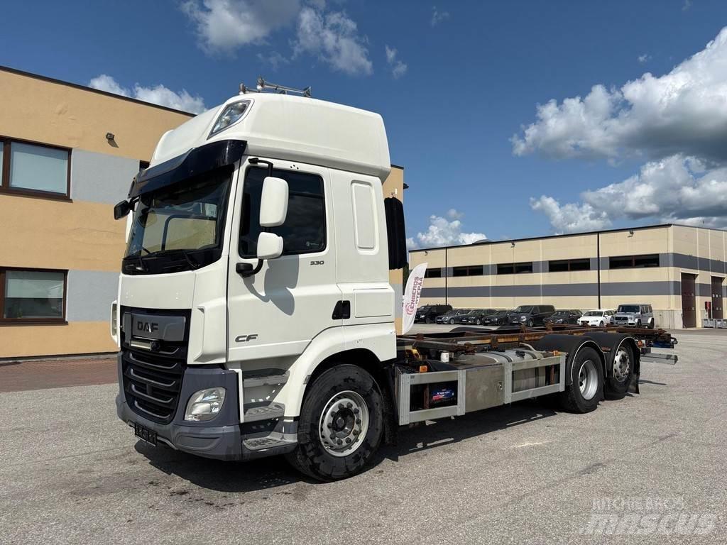 DAF CF 530 6x2 + BDF 集装箱叉车