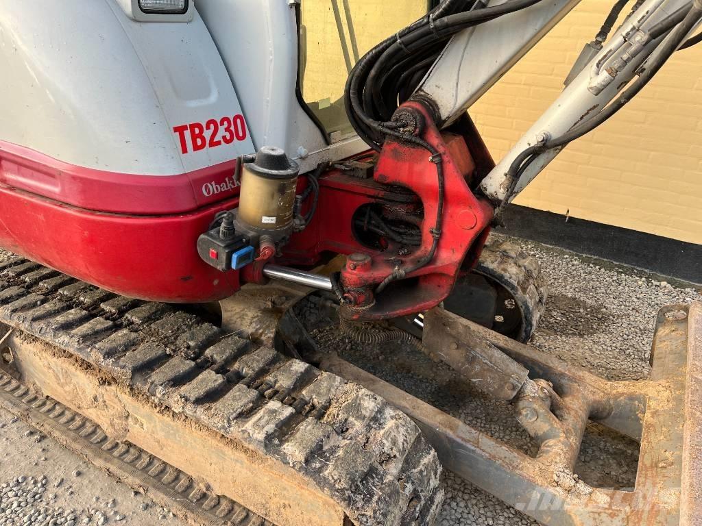 Takeuchi TB 320 小型挖掘机