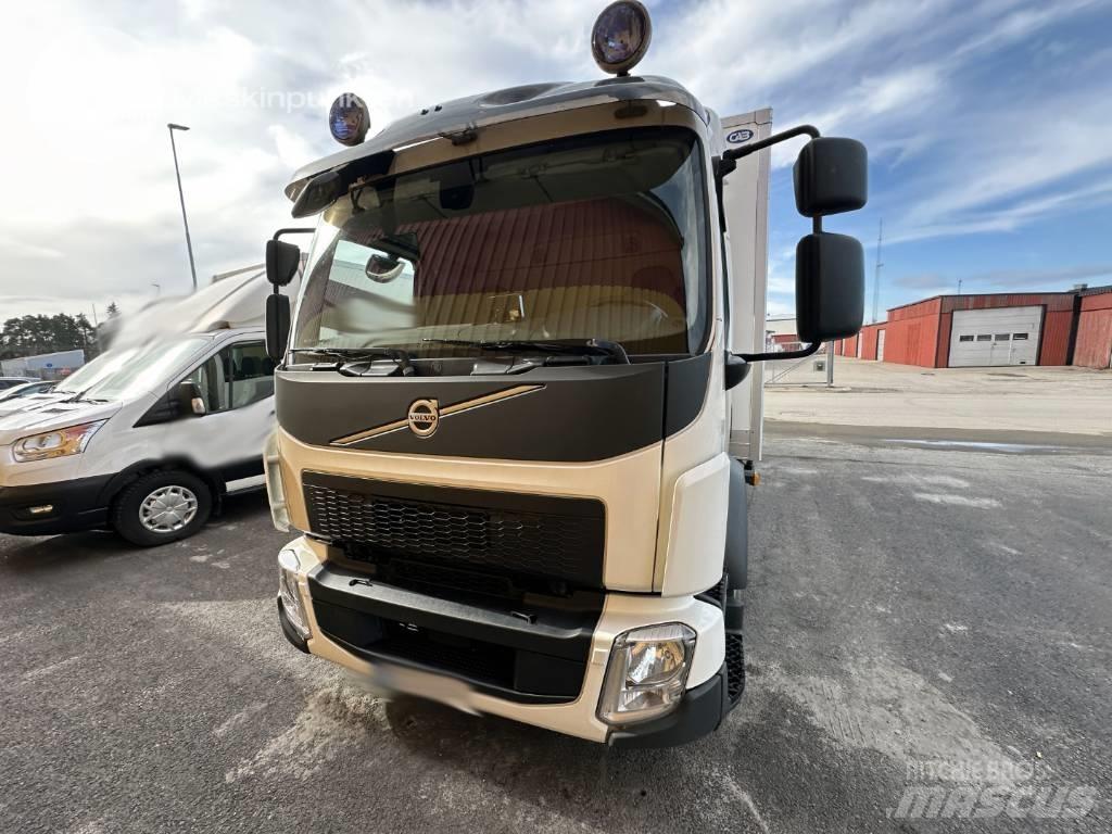 Volvo FL 210 厢式货车