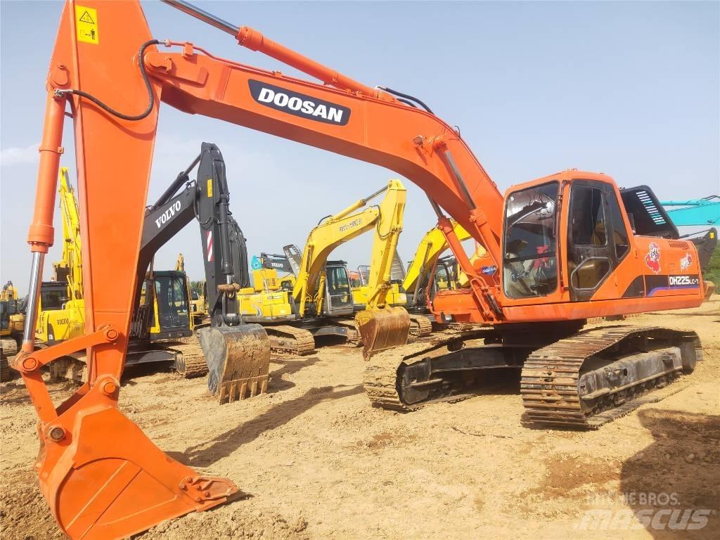 Doosan DH225LC-7 履带挖掘机
