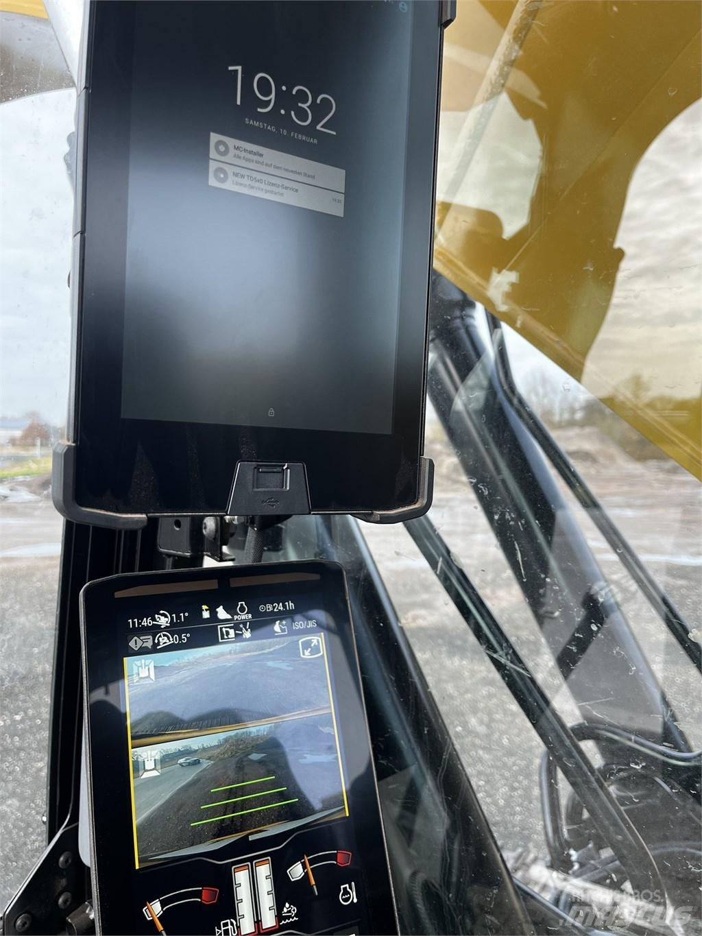 CAT 320 履带挖掘机