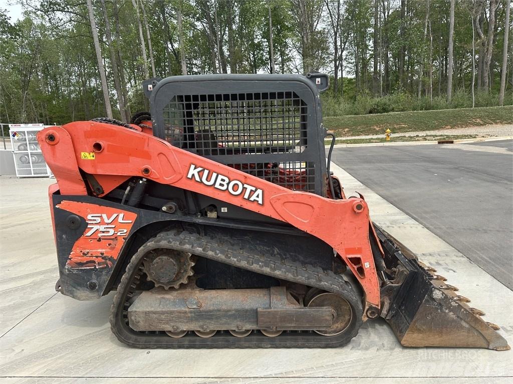 Kubota SVL 75-2 滑移装载机