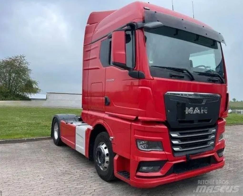 Shacman truck head 自卸拖车