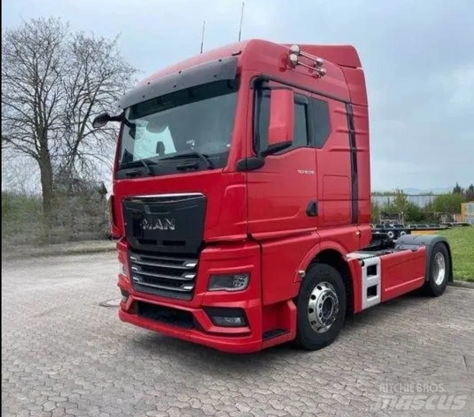 Shacman truck head 自卸拖车