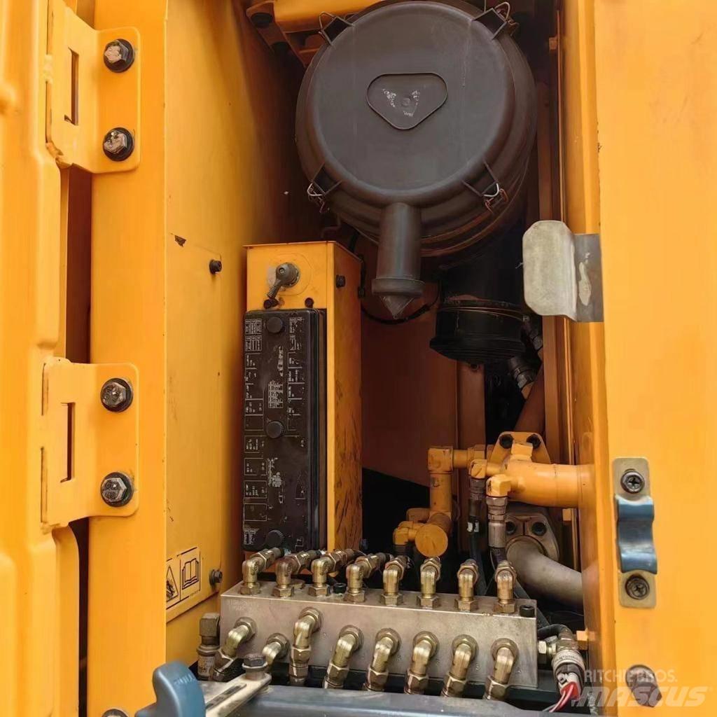 Hyundai 210-9 轮式挖掘机