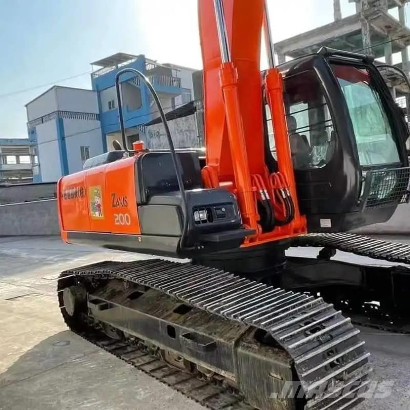 Hitachi ZX 200 履带挖掘机