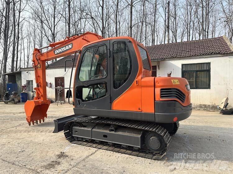 Doosan DX75 小型挖掘机