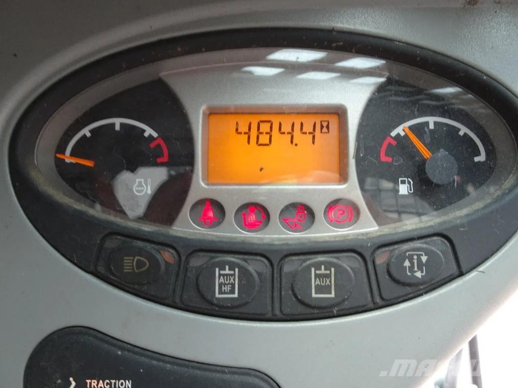 Bobcat S100 滑移装载机