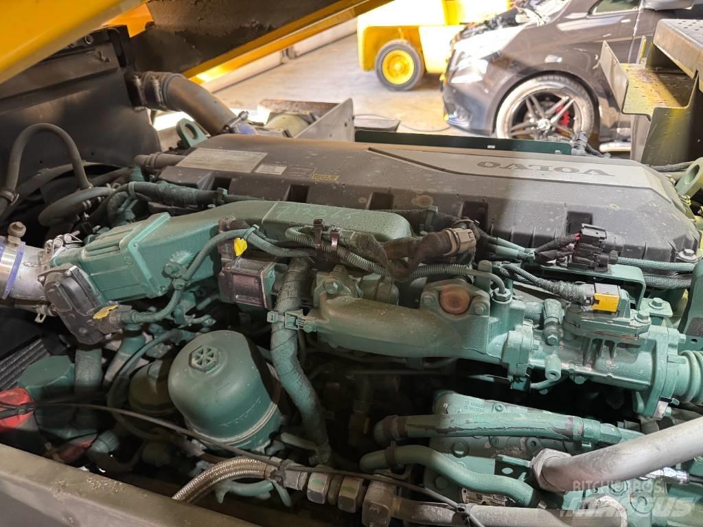 Terberg YT222 码头牵引车