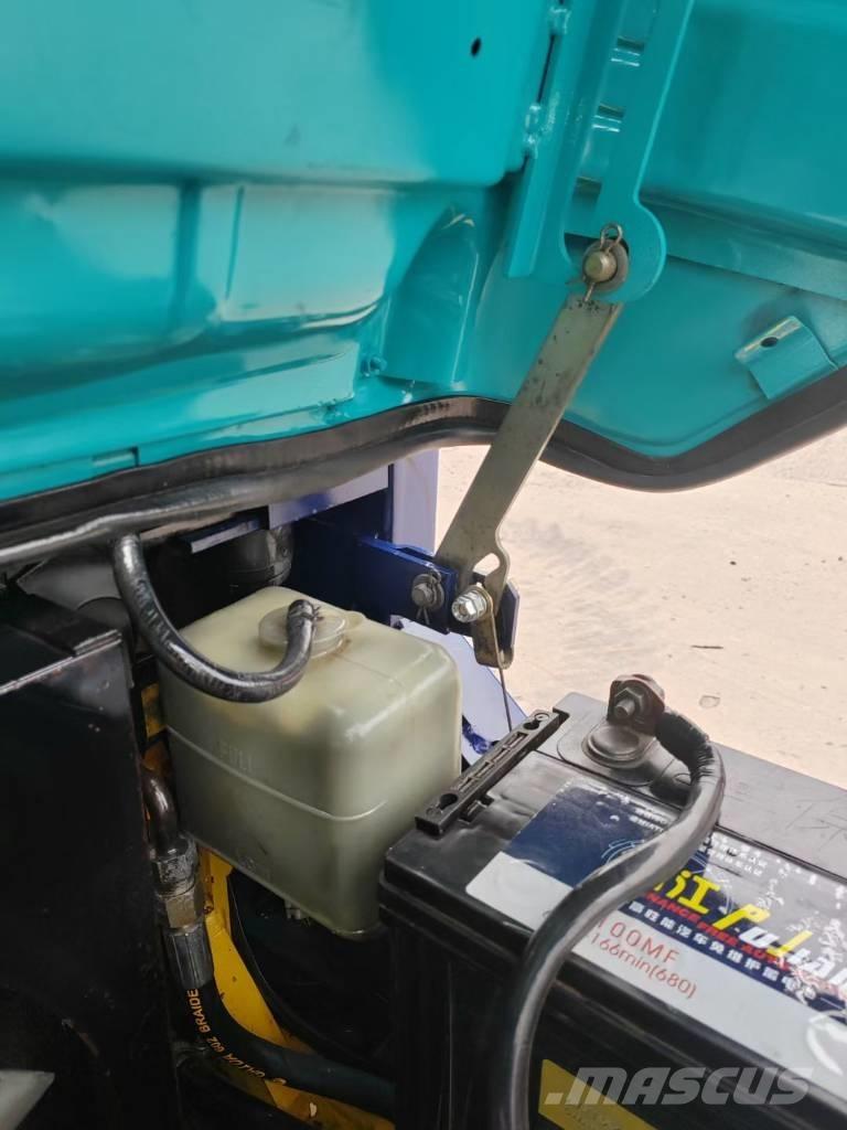 Komatsu 2.5t 柴油叉车