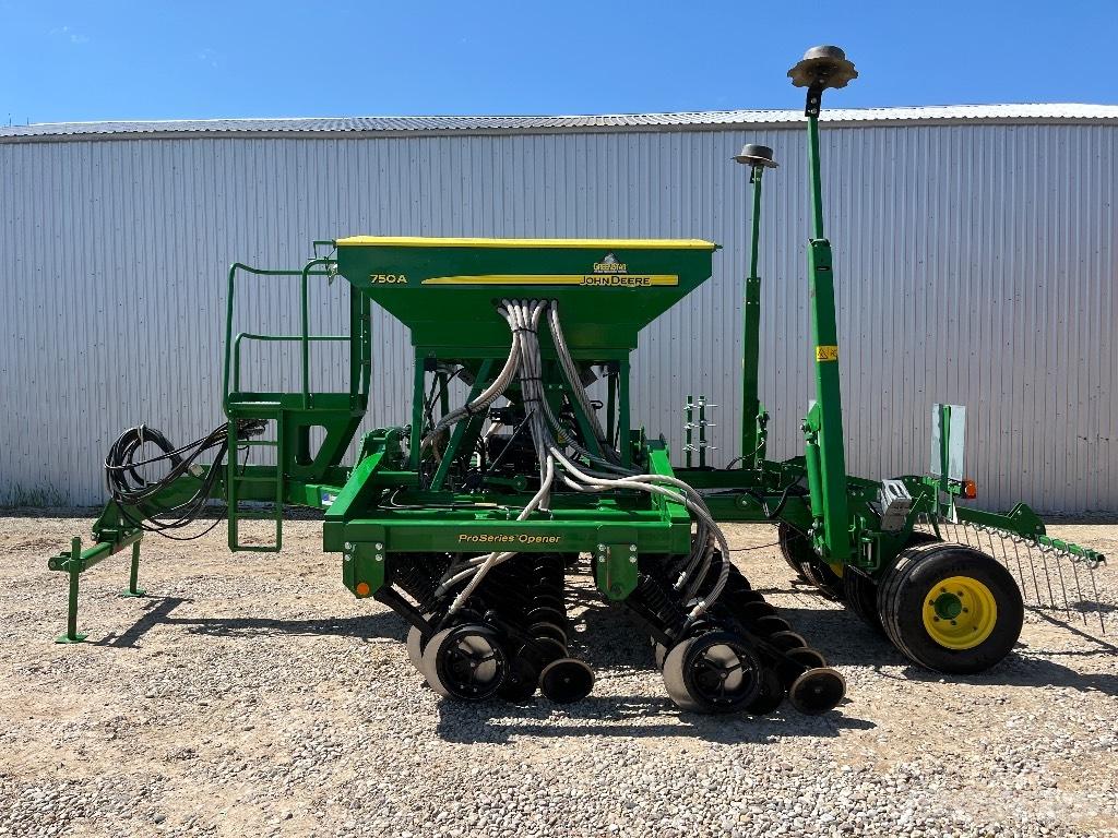 John Deere 750 A 条播机