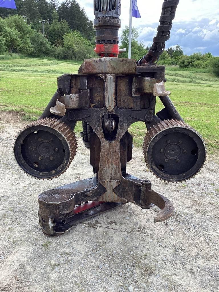 Komatsu S132 打枝机