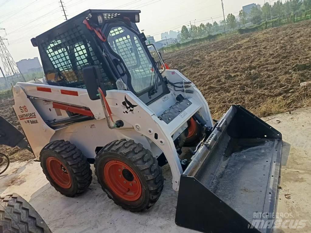 Bobcat S18 滑移装载机