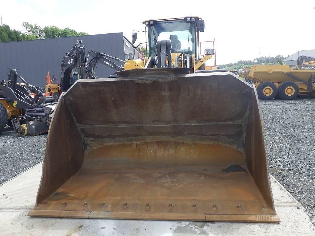 Volvo L 220 H 轮式装载机