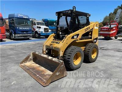 CAT 236 B 滑移装载机