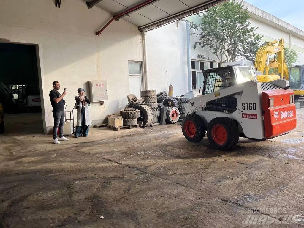 Bobcat S 160 滑移装载机