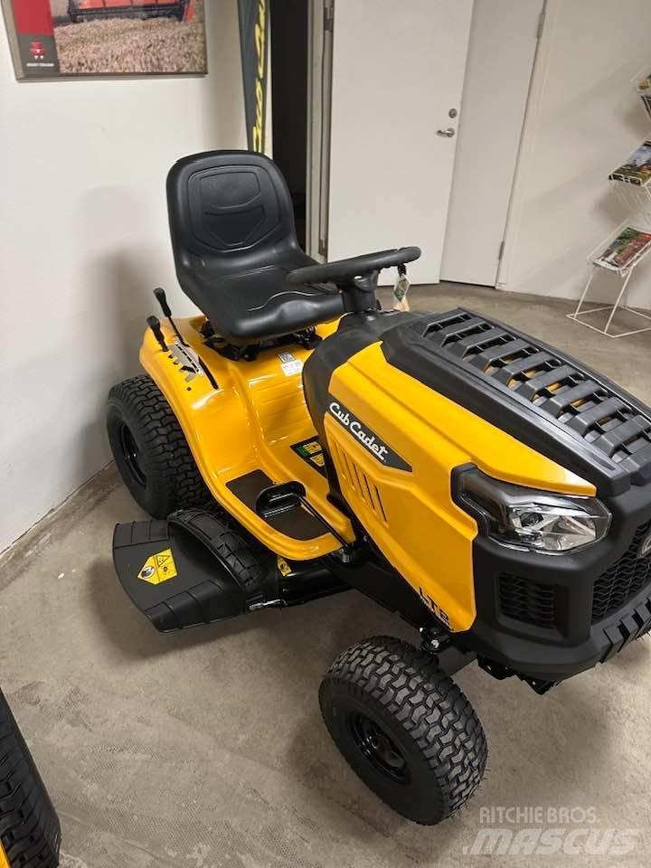 Cub Cadet LT 2 NS92 骑乘式割草机