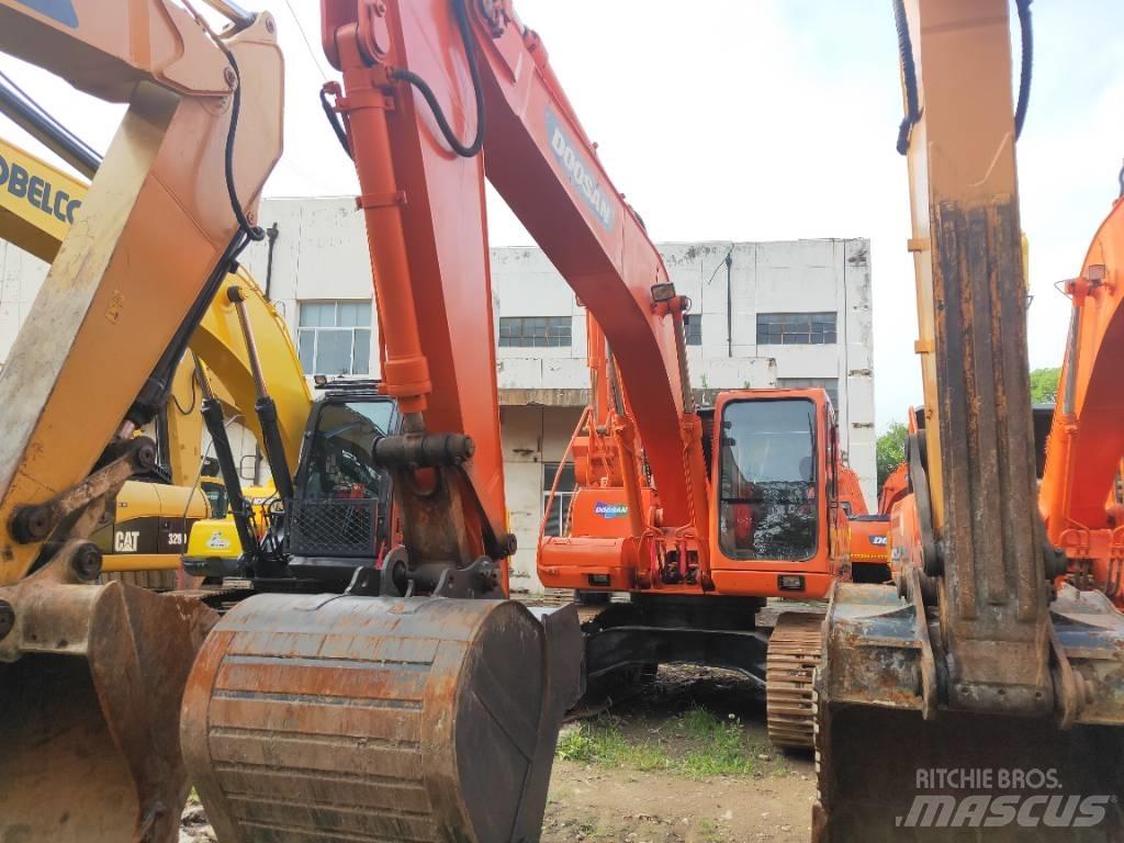 Doosan DH 215-9 履带挖掘机