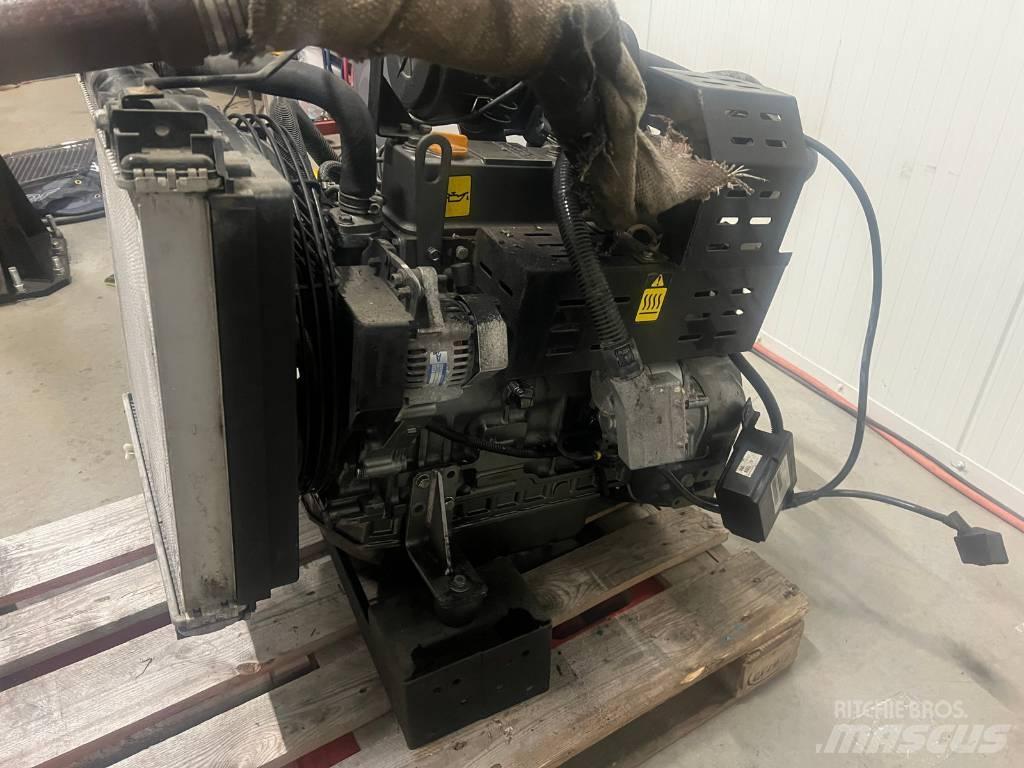 Yanmar 4TNV84T-GGEH 小型挖掘机