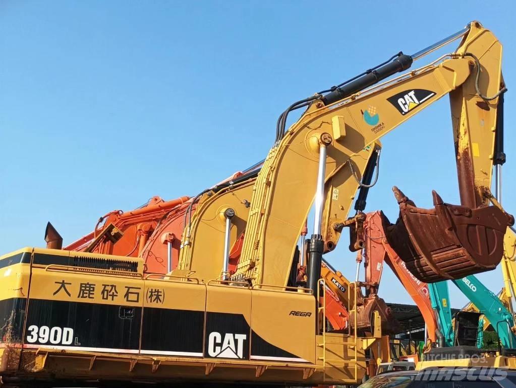 CAT CAT390DL 中型挖掘机