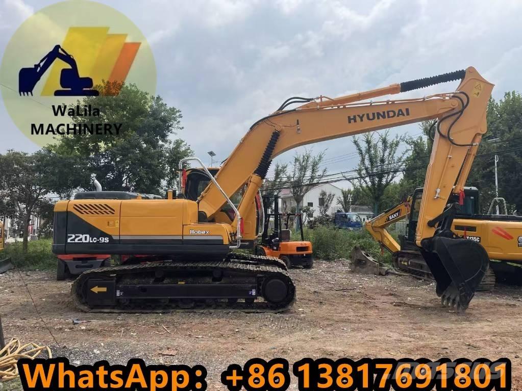 Hyundai R220-9 中型挖掘机