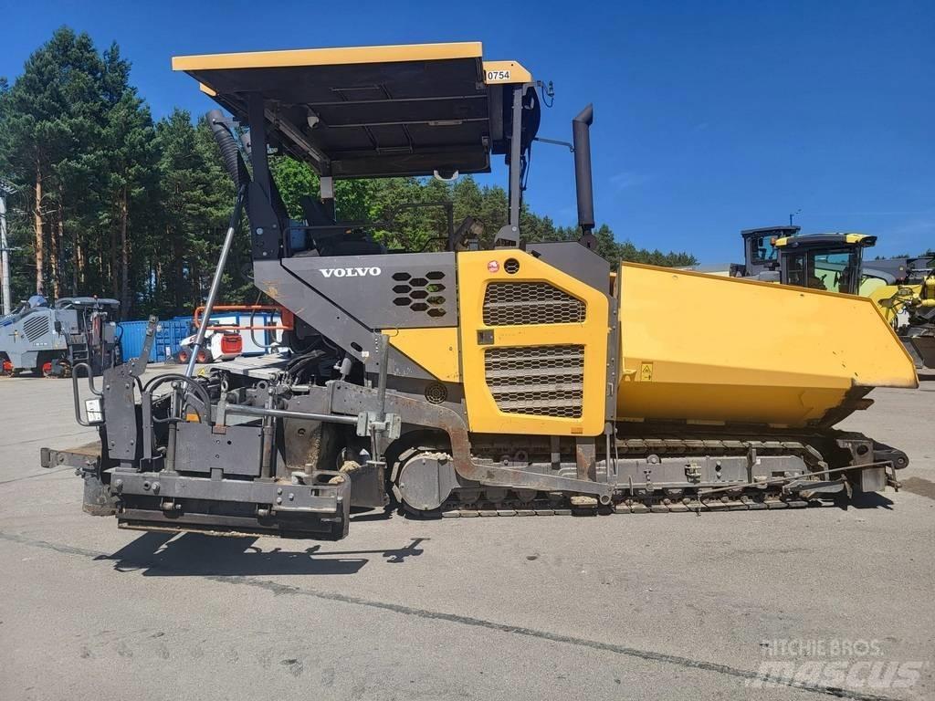 Volvo ABG P7820C 沥青摊铺机