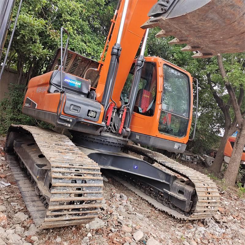 Doosan DX 225 LC 履带挖掘机