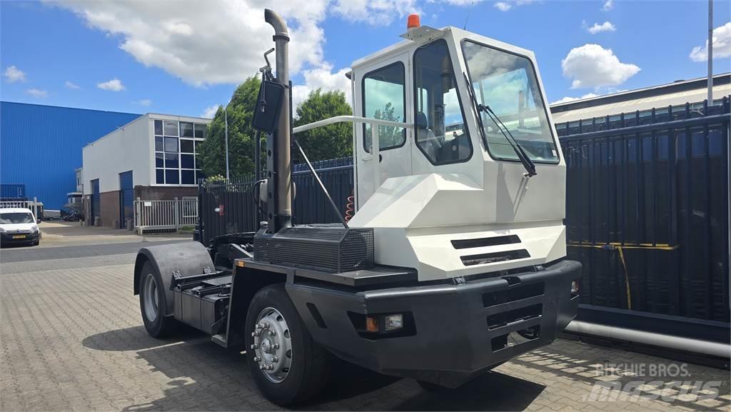 Terberg YT220 码头牵引车
