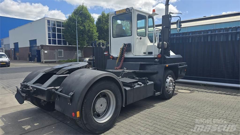 Terberg YT220 码头牵引车