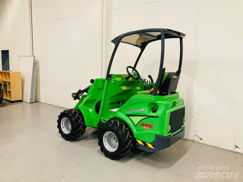Avant R 35 小型装载机
