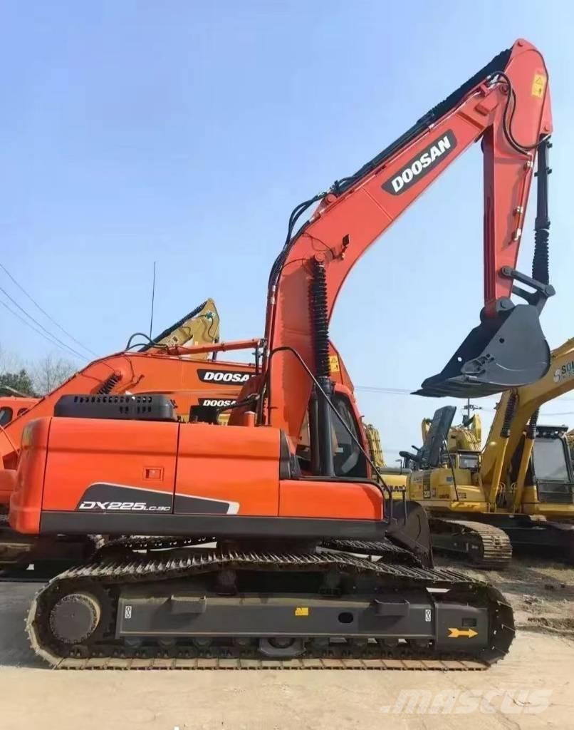 Doosan DX 225 LC 履带挖掘机