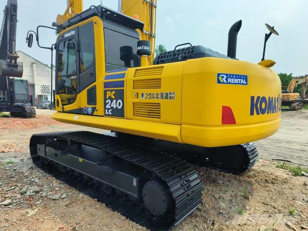 Komatsu PC 240-8 中型挖掘机