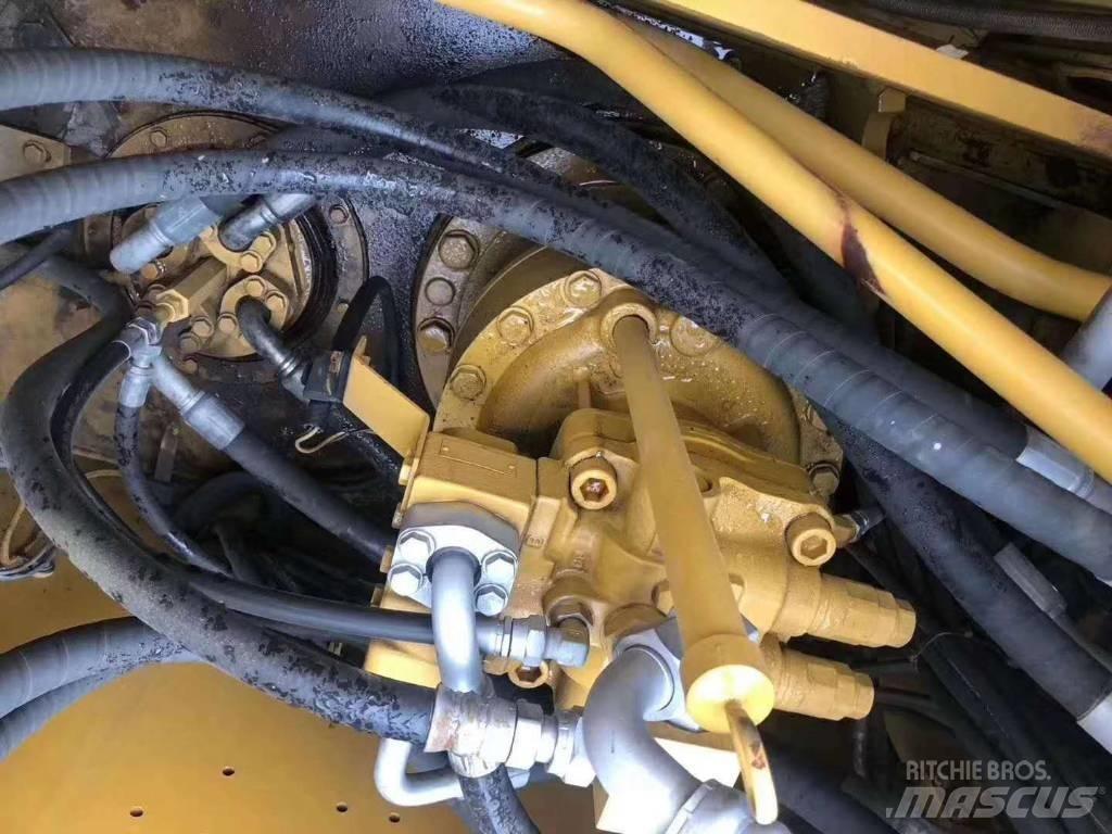 CAT 323 D 履带挖掘机