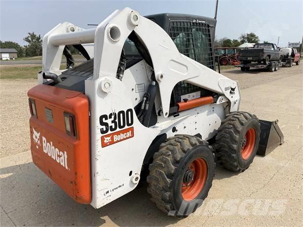 Bobcat S 300 滑移装载机