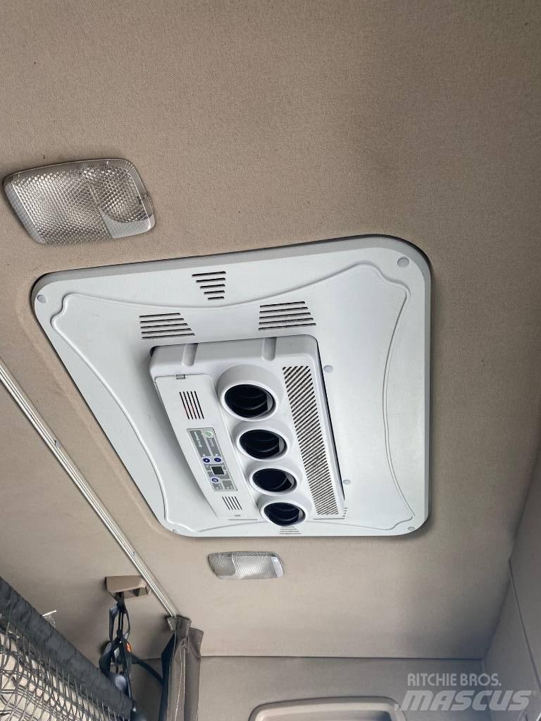 Scania R 490 牵引车