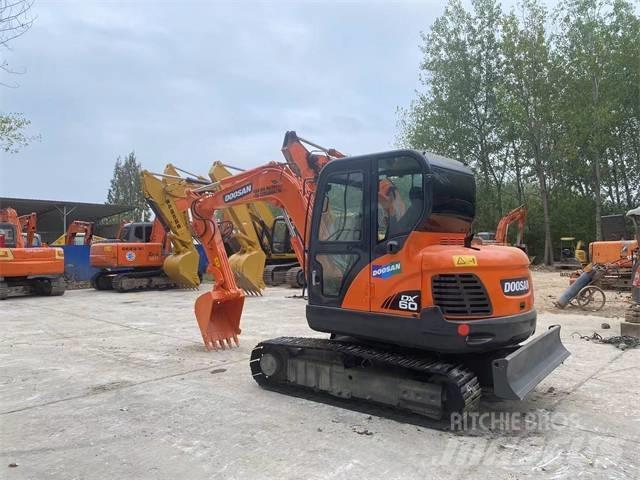 Doosan DX60 小型挖掘机