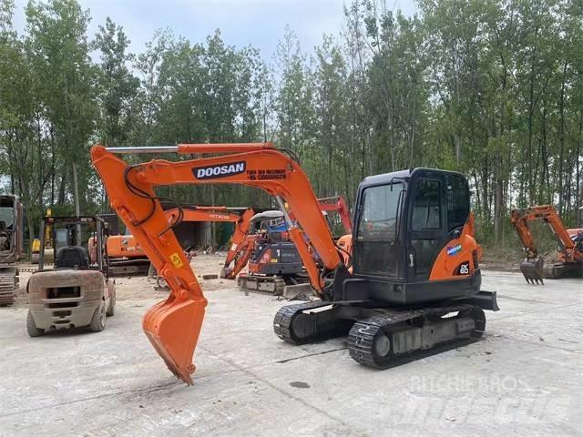 Doosan DX60 小型挖掘机