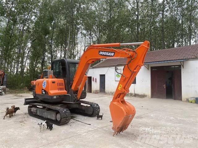 Doosan DX60 小型挖掘机