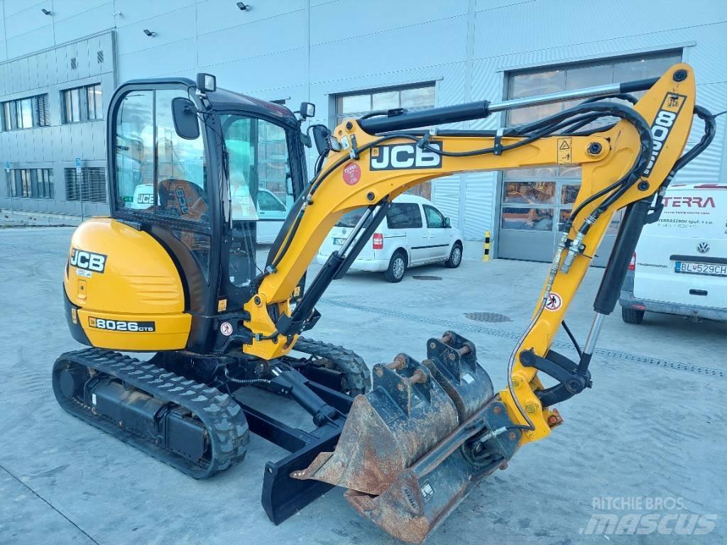 JCB 8026 CTS 小型挖掘机