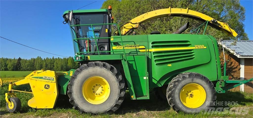 John Deere 7300 自走式青贮饲料收割机