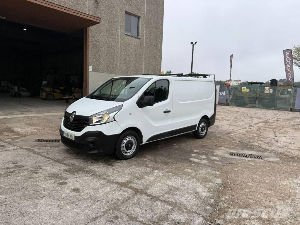 Renault Trafic 大型面包车