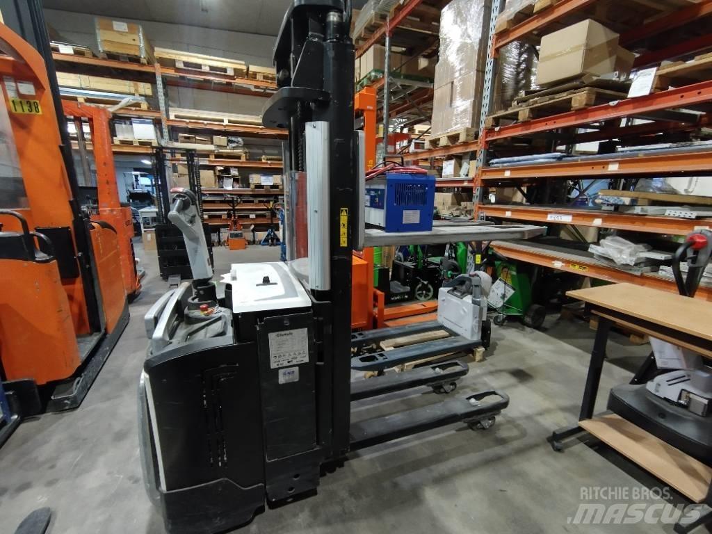 Rocla SP12ACI DF2900 行走式堆垛机