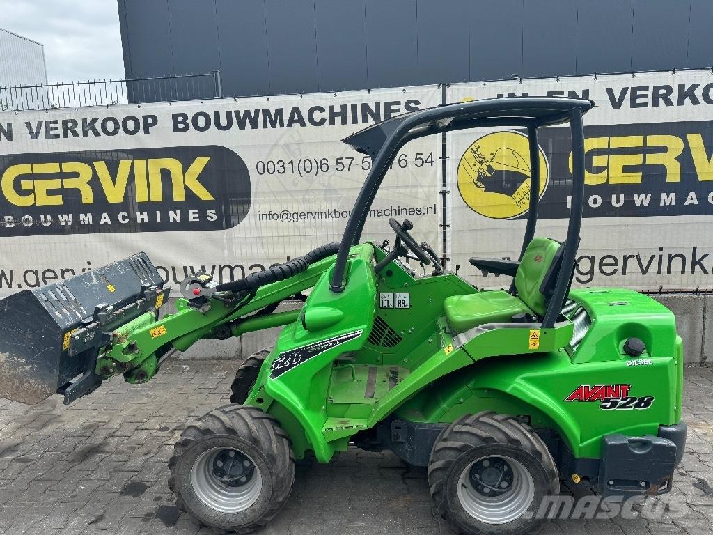 Avant 528 小型装载机