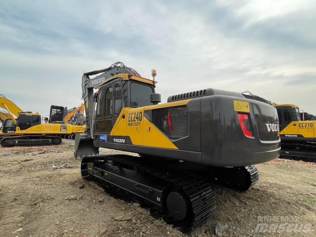 Volvo EC 240 履带挖掘机