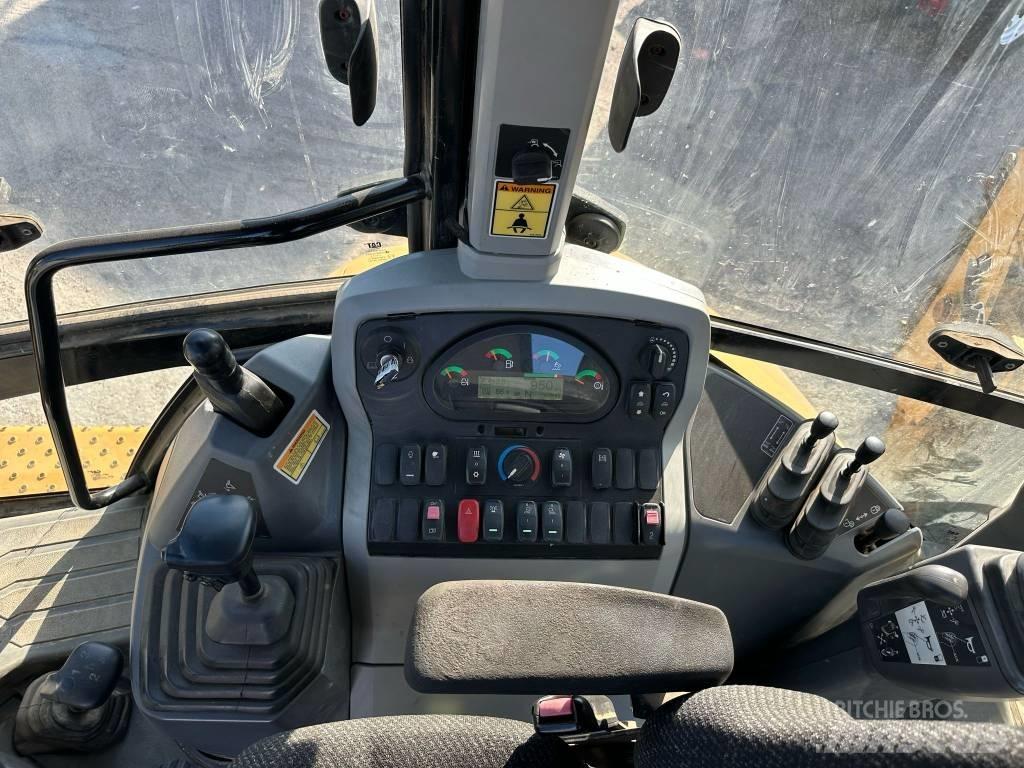 CAT 420F2 反铲装载机