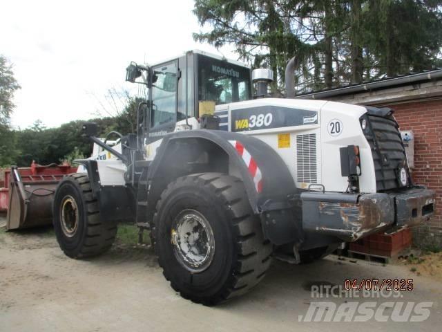 Komatsu WA 380 轮式装载机