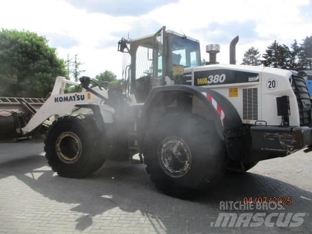 Komatsu WA 380 轮式装载机
