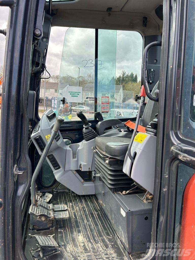 Kubota U48-4 小型挖掘机