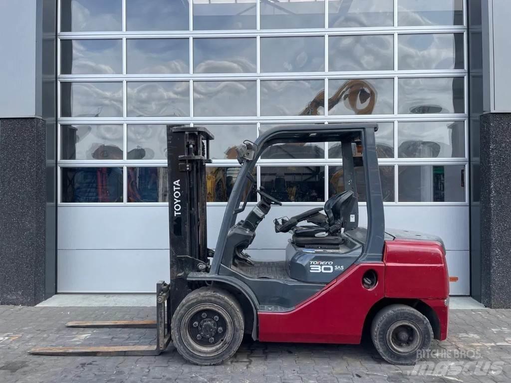 Toyota 02-8DF30 其他叉车